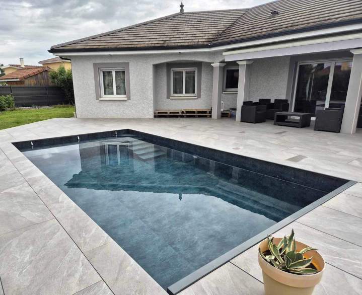 Création de piscine béton Lyon